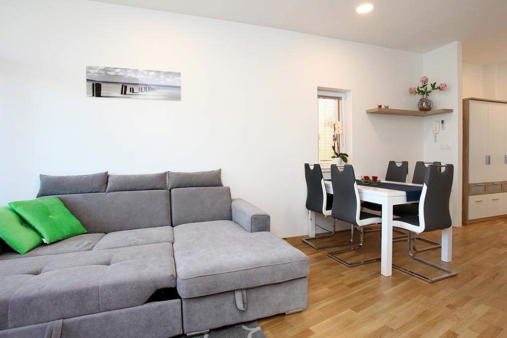 San Simon Sea View Apartment Ll Izola Eksteriør bilde